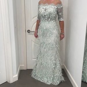 Brand new, NEVER BEEN WORN Dressy & fitted long dress